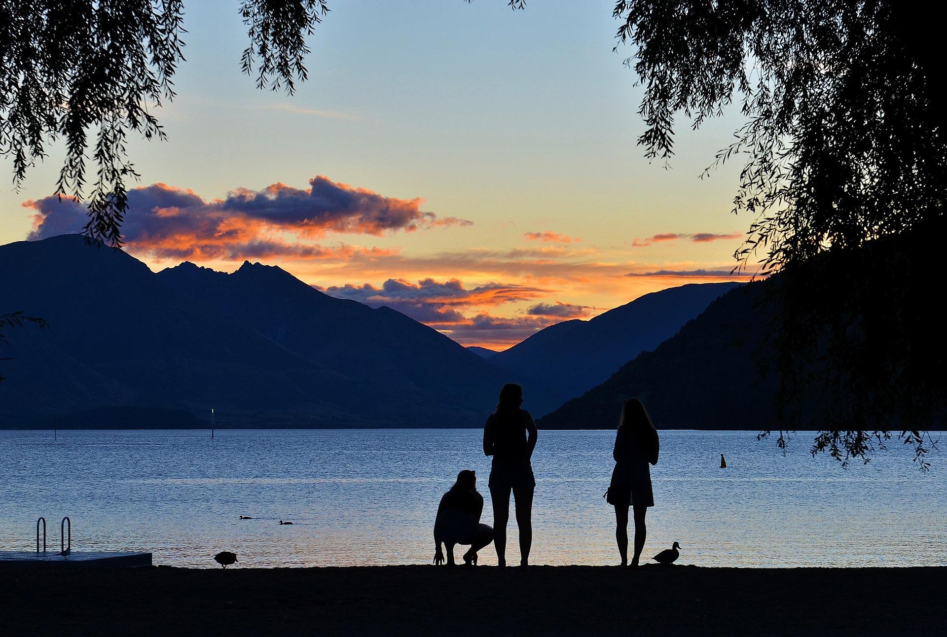 lake-679051_1920
